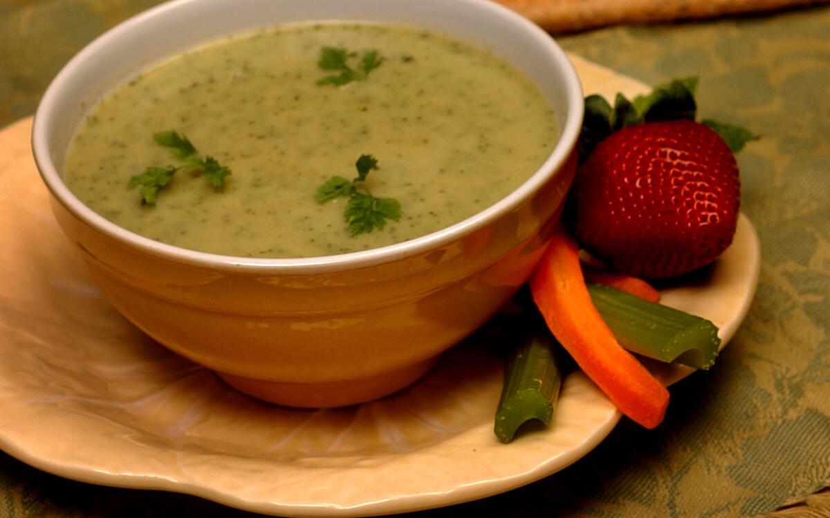 Creamy zucchini soup