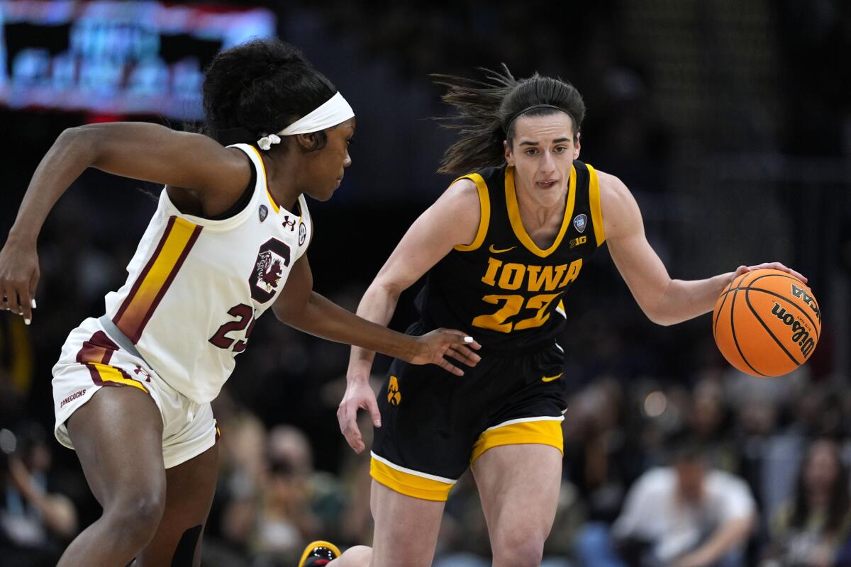 Iowa star Caitlin Clark pours in 30 points in final NCAA game but Hawkeyes fall to South Carolina - The San Diego Union-Tribune