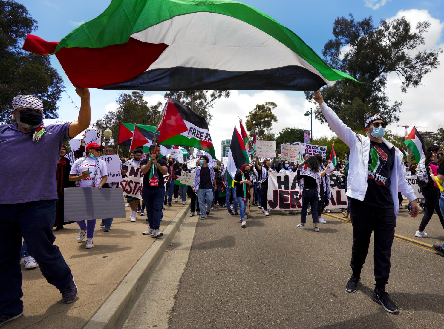Pro-Israel rally draws hundreds to Strip, Local Las Vegas