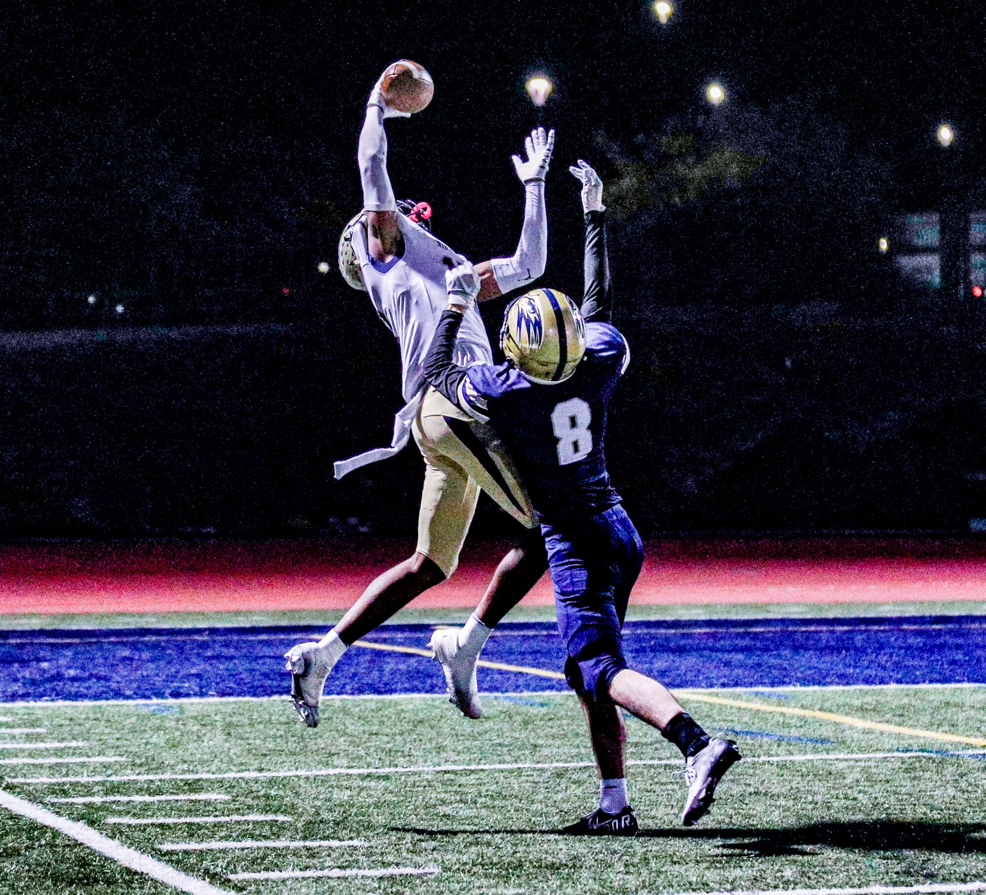 Peyton Waters' one-handed touchdown catch for Birmingham against Del Norte.