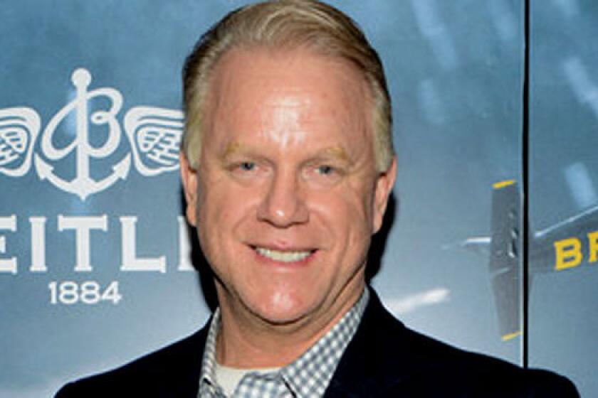 Former NFL quarterback Boomer Esiason has apologized for recent comments he made about New York Mets second baseman Daniel Murphy and his family.