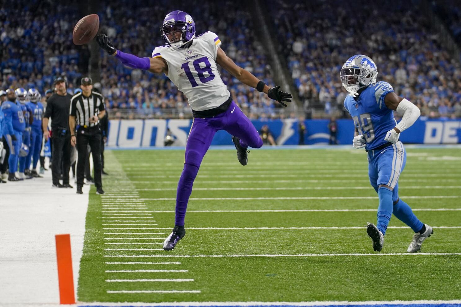 Vikings race to 10 wins while getting outscored overall