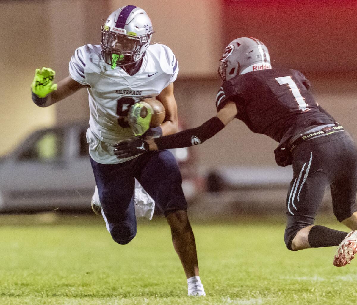 Silverado's Richard Reed running against Granite Hills during their game in Apple Valley CA on Friday October 7, 2022.