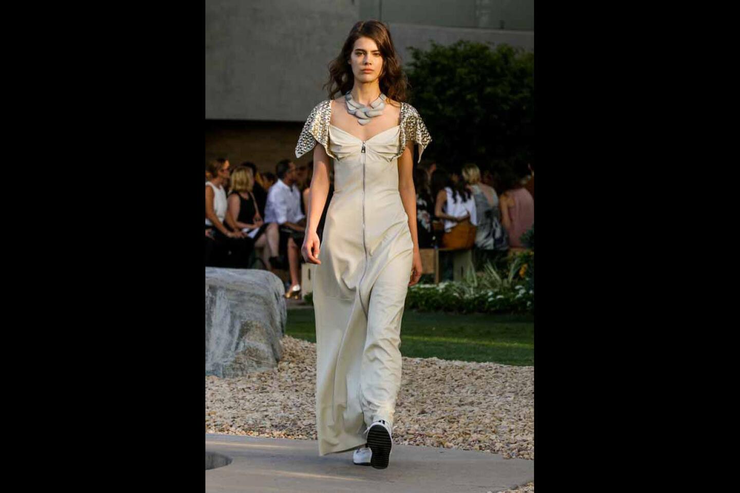 THROWBACK, Louis Vuitton Spring - Women's Fashion Week