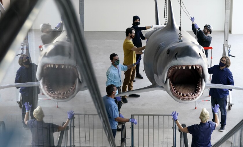 Una réplica en fibra de vidrio de Bruce, el tiburón del clásico de Steven Spielberg de 1975 "Jaws" ("Tiburón").