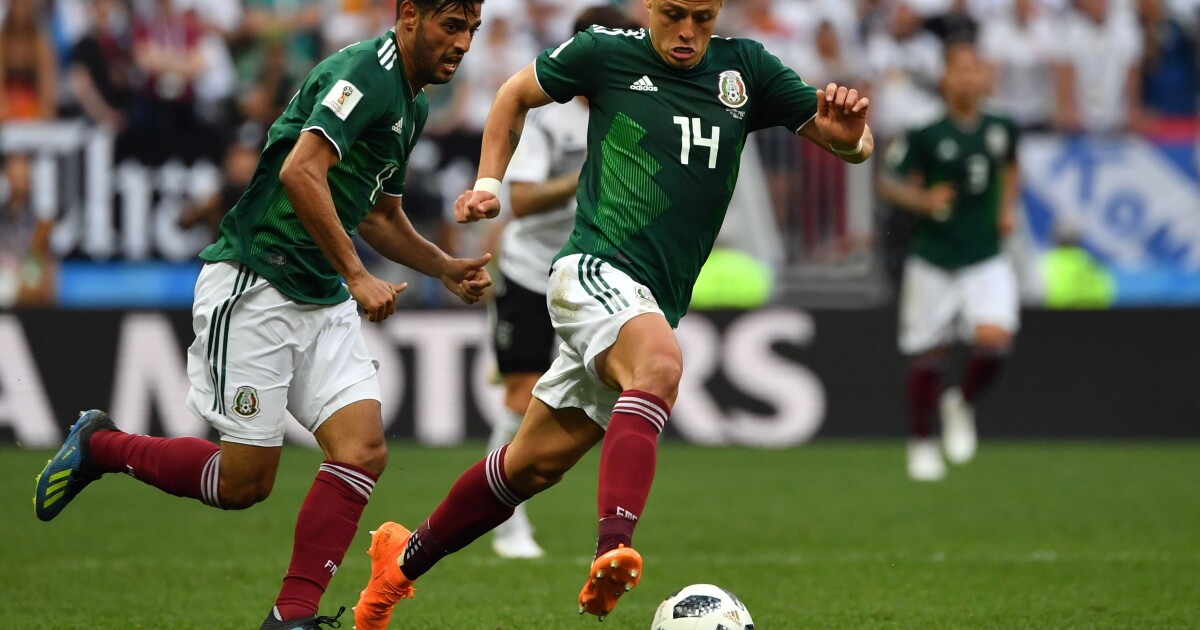 Why Chicharito And Carlos Vela Won T Get Called Up By Mexico Los Angeles Times Mexico World Cup 2022 Jerseym Chicarito