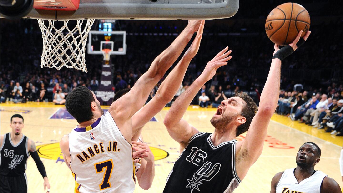 Paul Gasol, Larry Nance Jr.