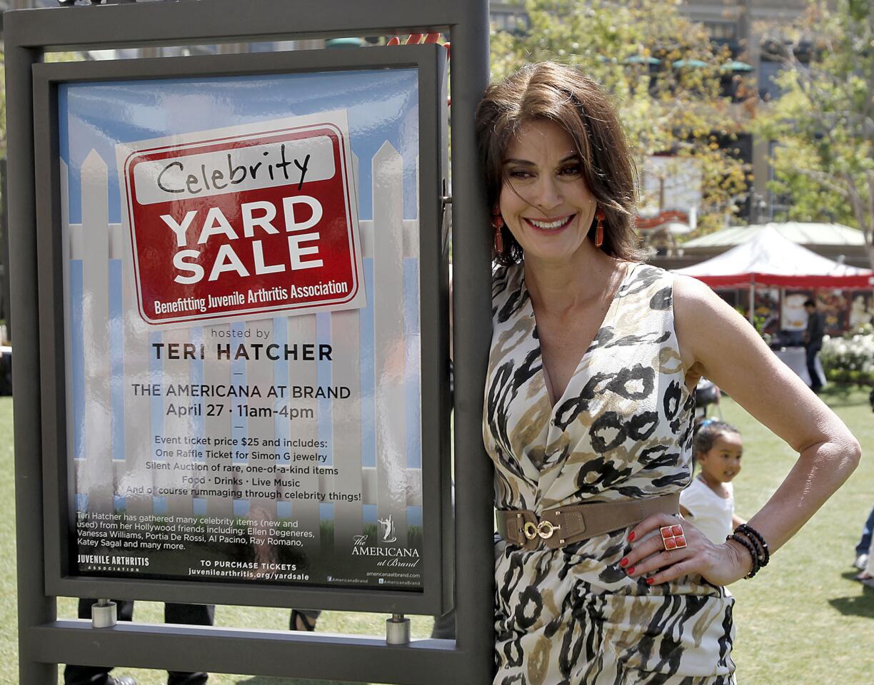 Photo Gallery: Teri Hatcher holds yard sale at Americana at Brand