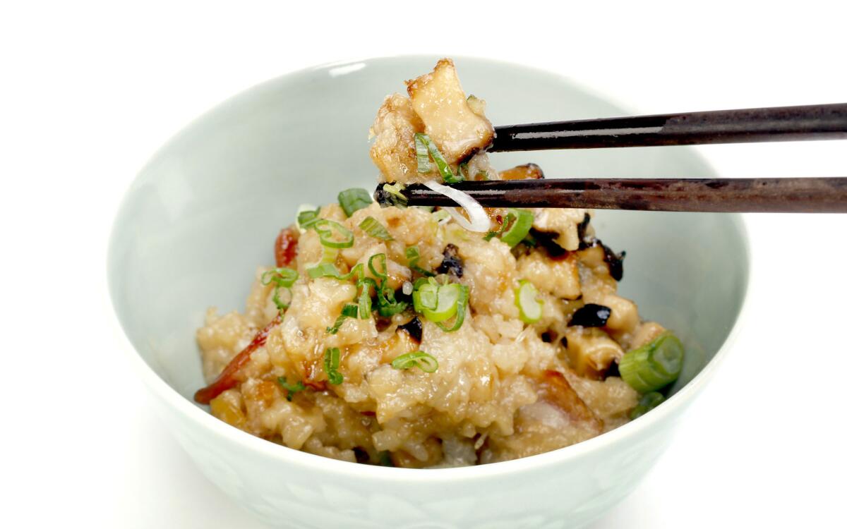 Chinese sticky rice (loh mai fan)