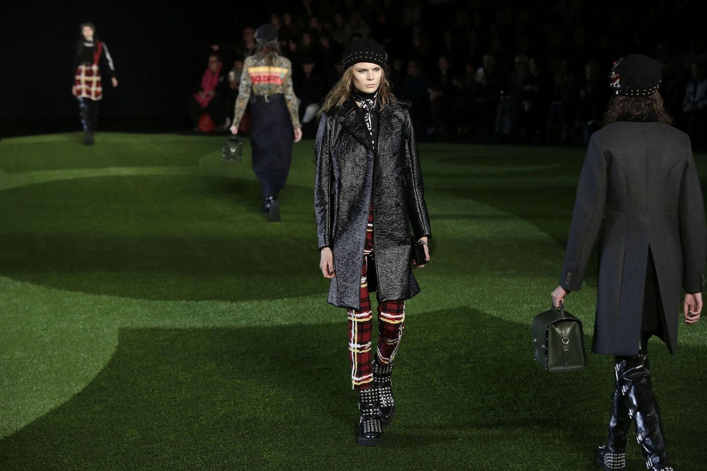 New York Fashion Week Fall-Winter 2015: Marc Jacobs