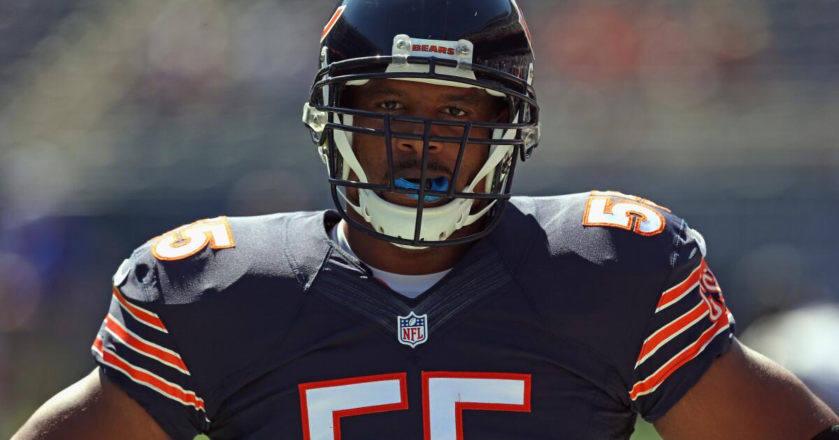 Chicago Bears linebacker Lance Briggs says he will retire - Los Angeles  Times