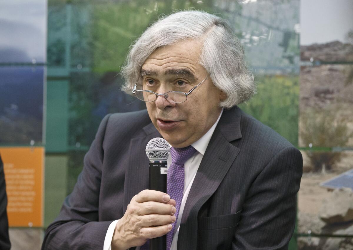 At the climate summit in Paris, U.S. Energy Secretary Ernest J. Moniz has focused on the promise of new energy technology to persuade nations to adopt ambitious targets for reducing carbon emissions.