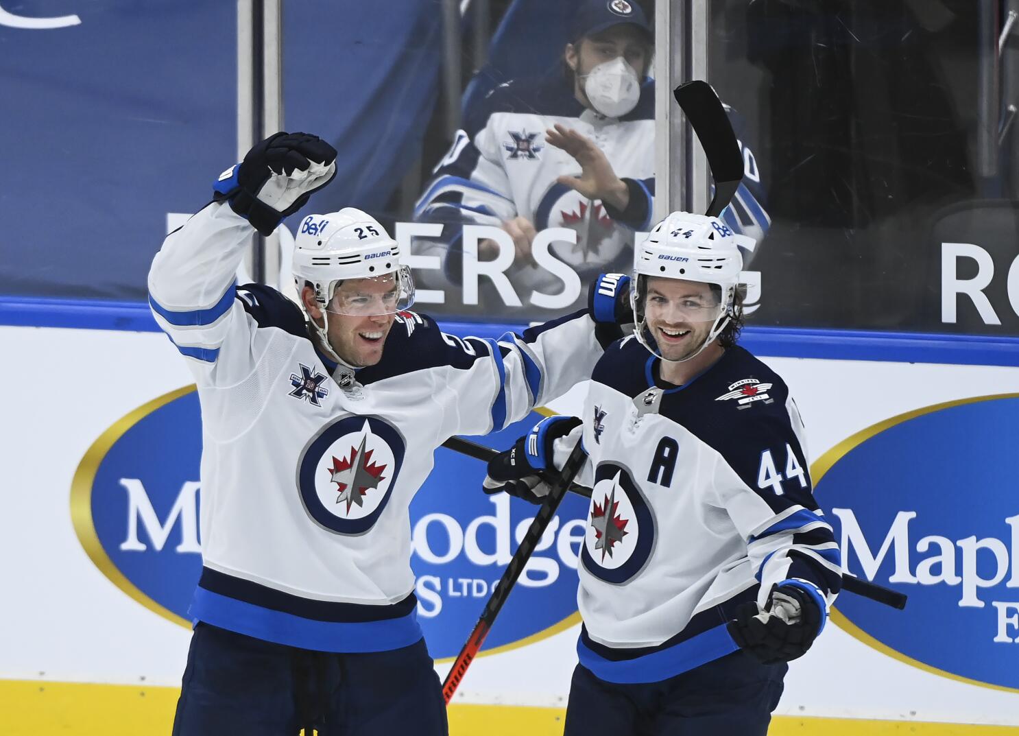 Jets beat North-leading Leafs 4-3 in opener of 3-game set - The San Diego  Union-Tribune
