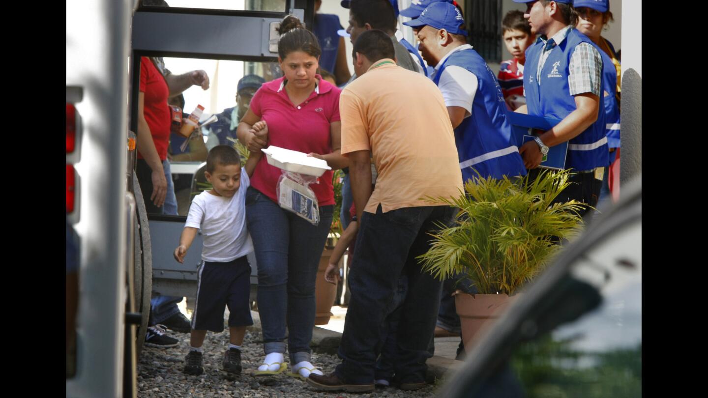 U.S. deportees arrive in Honduras