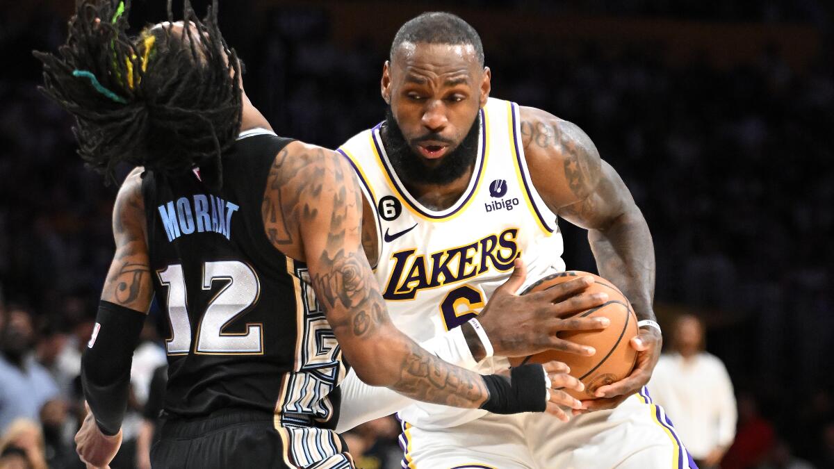 Lakers: LeBron James says will be a time when he responds to trash
