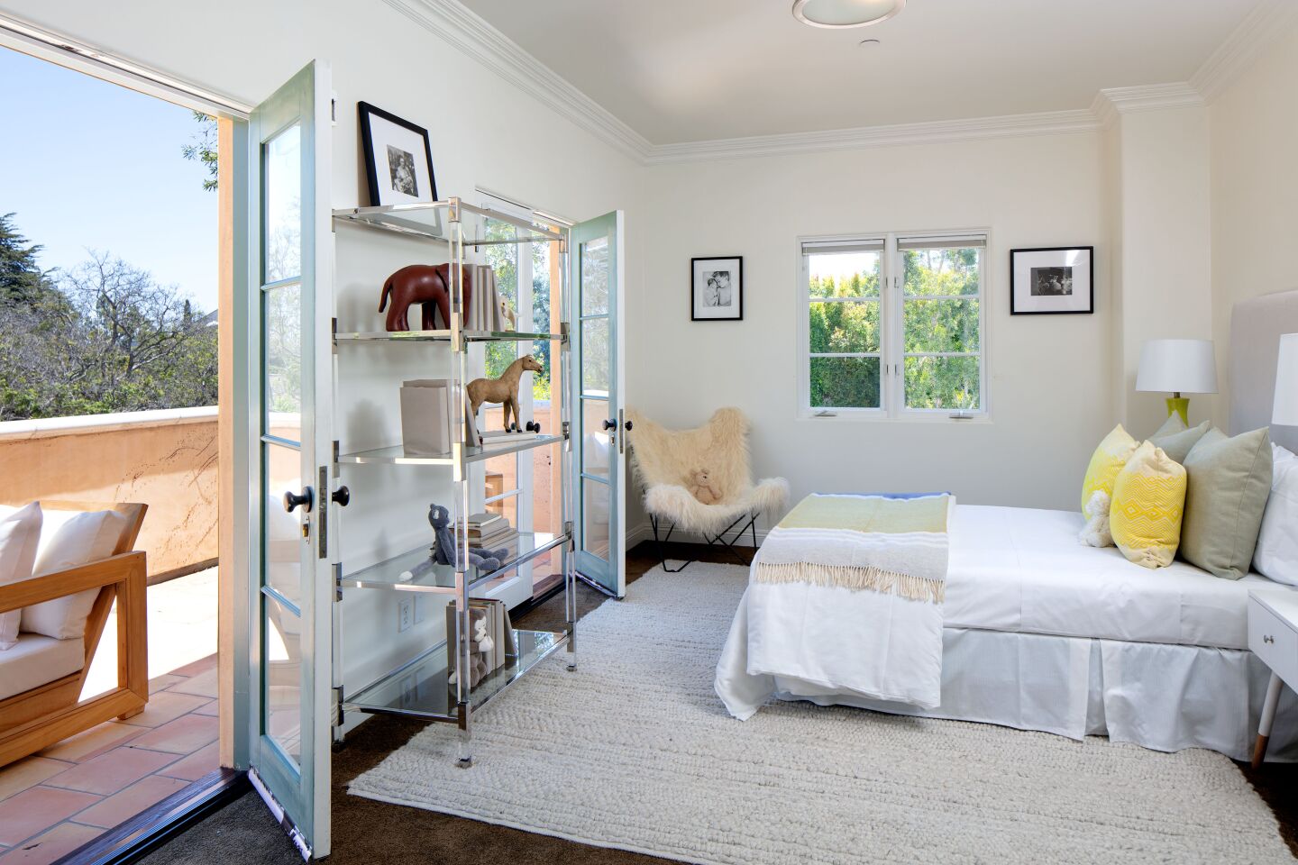 Geena Davis' Pacific Palisades house: a bedroom