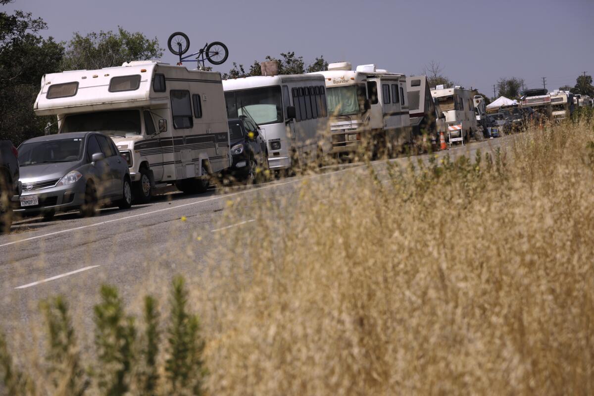 A line of campers along Jefferson Boulevard in Marina del Rey in 2023. 