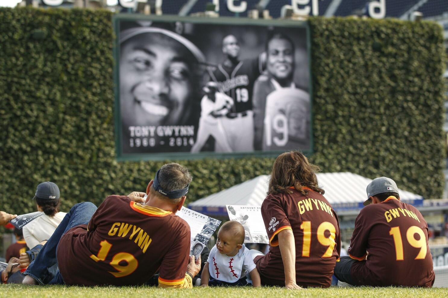 Video on tobacco dangers has warning from Tony Gwynn - Los Angeles Times