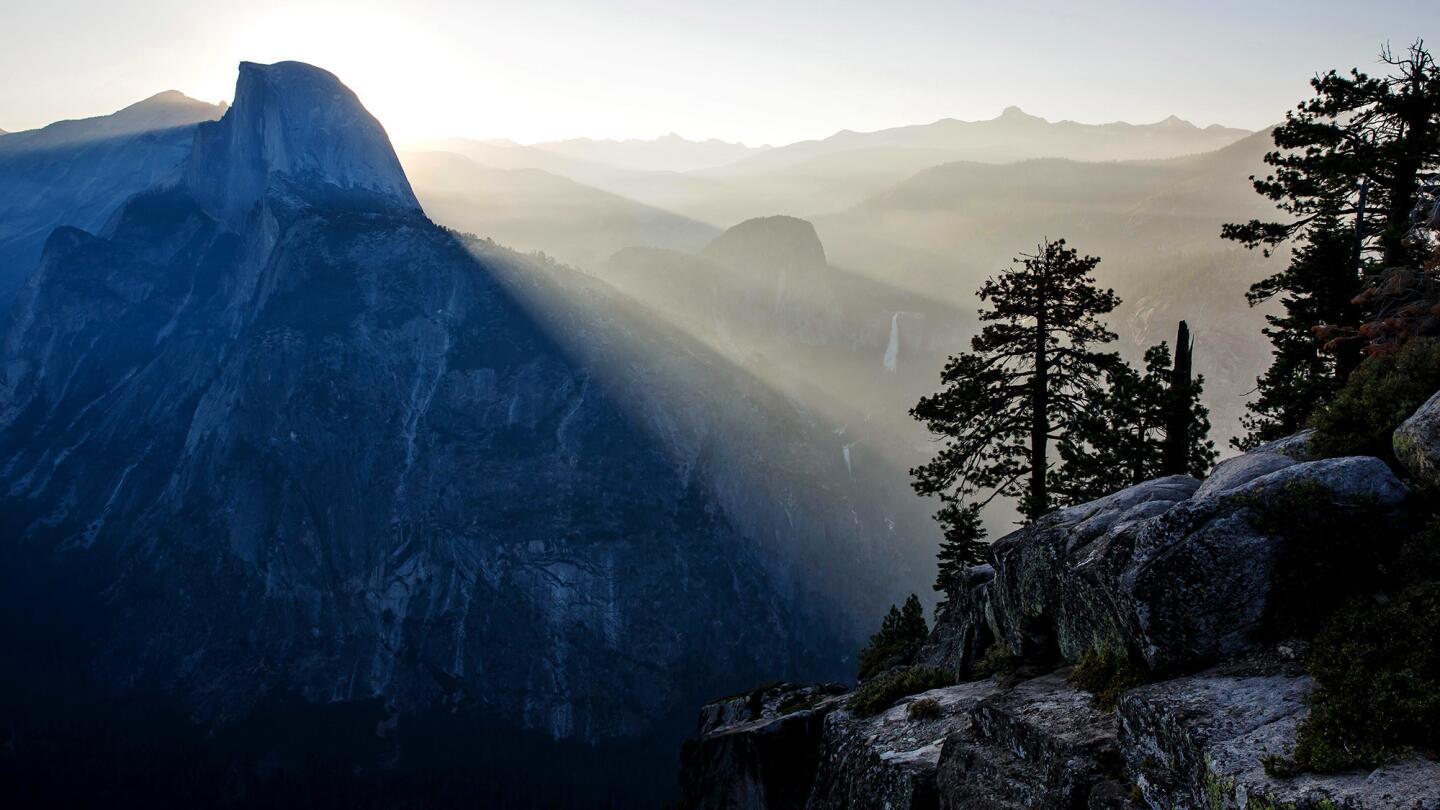 Smoke from Mariposa fire obscures vistas in Yosemite National Park