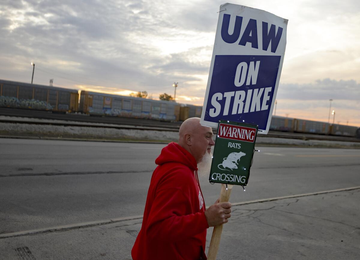 Pittsburgh Post-Gazette' Union Members Vote To Strike 08/12/2020