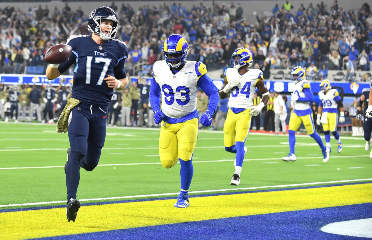 Los Angeles, California November 7, 2021: Titans quarterback Ryan Tannehill scores a touchdown.