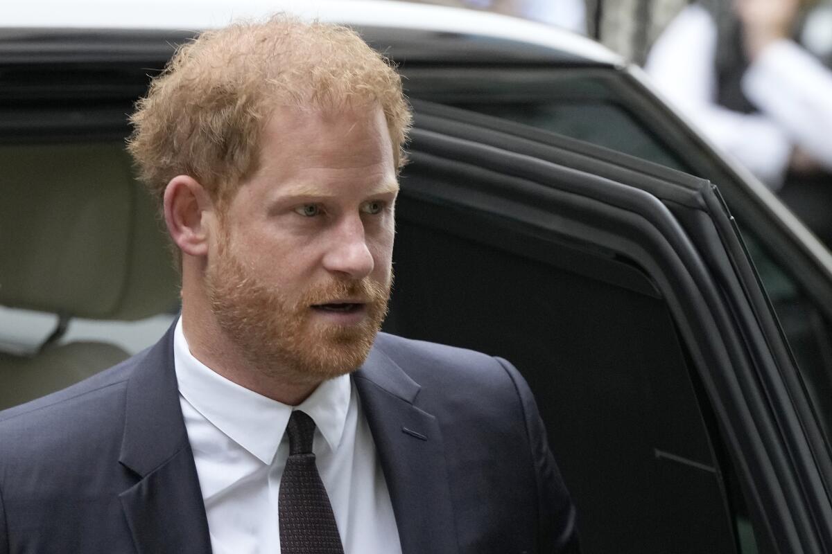 Prince Harry arriving at London courthouse