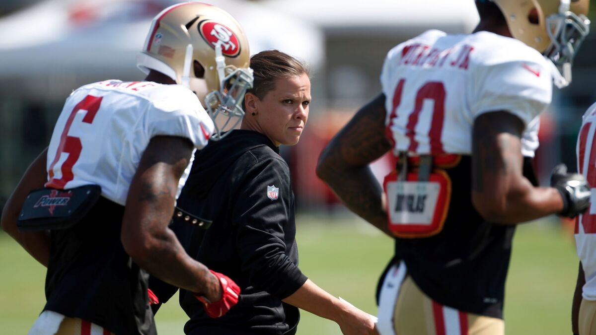 San Francisco's Katie Sowers becomes the NFL's first openly gay coach - Los  Angeles Times