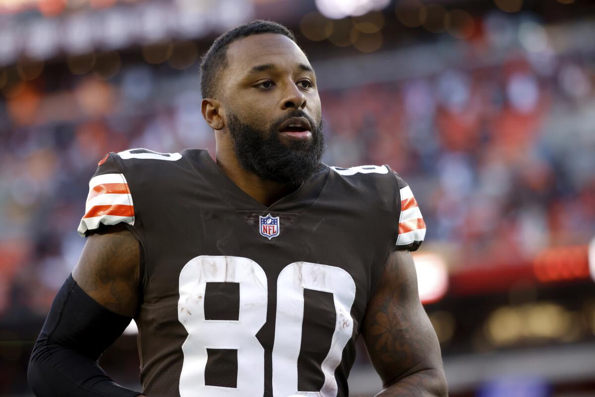 Browns' Landry playing rest of season for injured friend OBJ - The San  Diego Union-Tribune