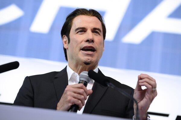 John Travolta crashes Georgia wedding