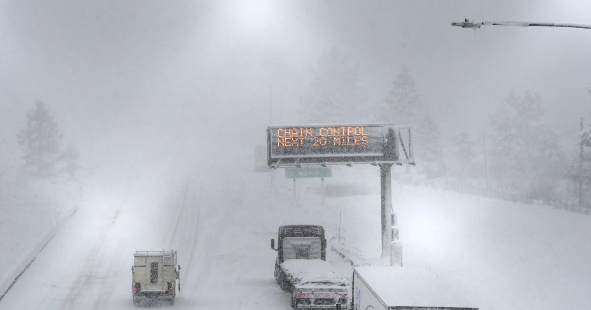 Powerful California blizzard shuts roads to Tahoe, Mammoth; 190-mph winds reported