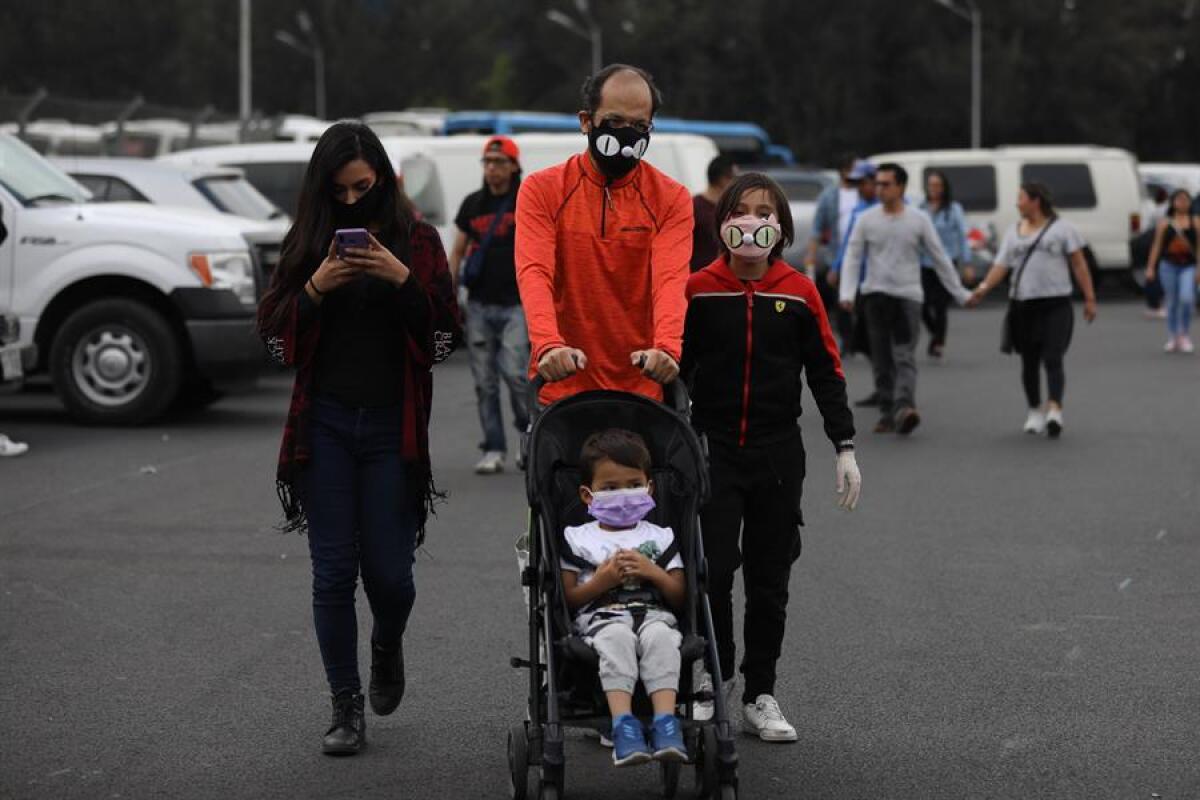 Familias enteras, incluso niños, llegaron al festival Vive Latino