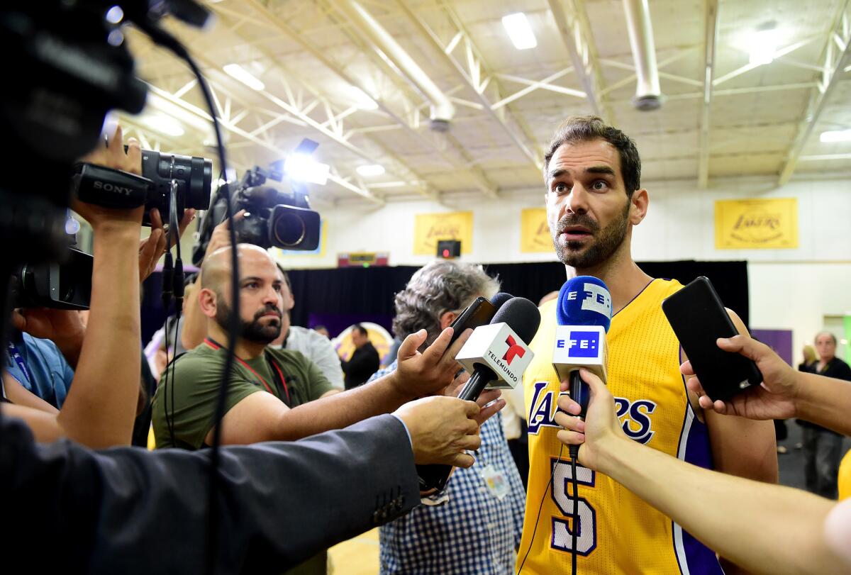Marcelo Huertas y José Calderón tendrán una 'sana rivalidad' por el puesto de guardia en Lakers.