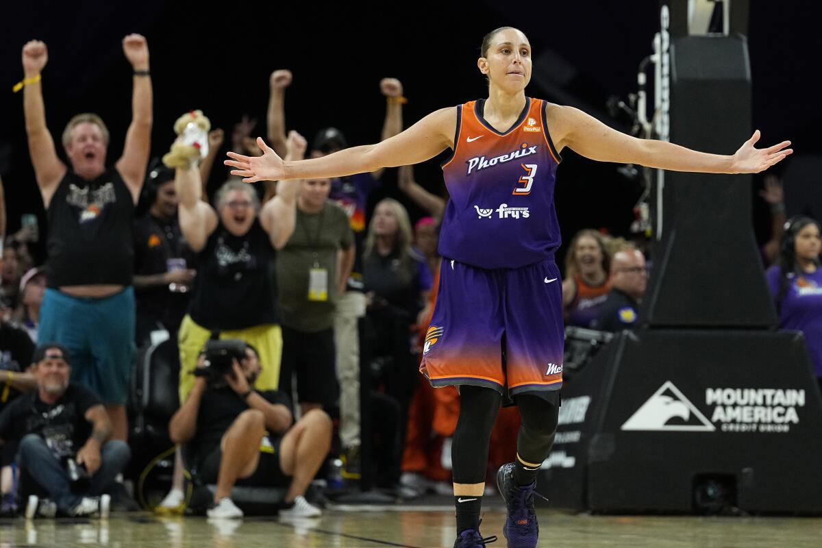 Diana Taurasi first WNBA player to reach 10,000 points, scoring