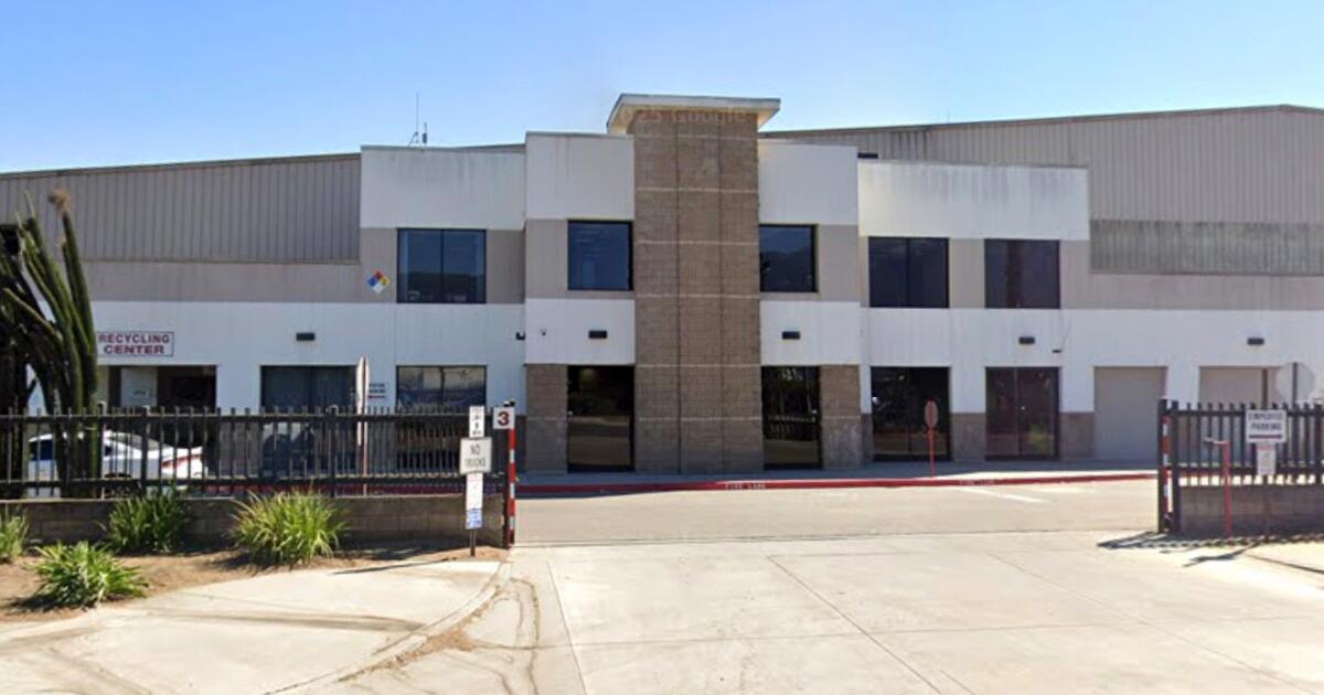 Autoridades dizem que um corpo foi encontrado em um aterro sanitário de Fontana.