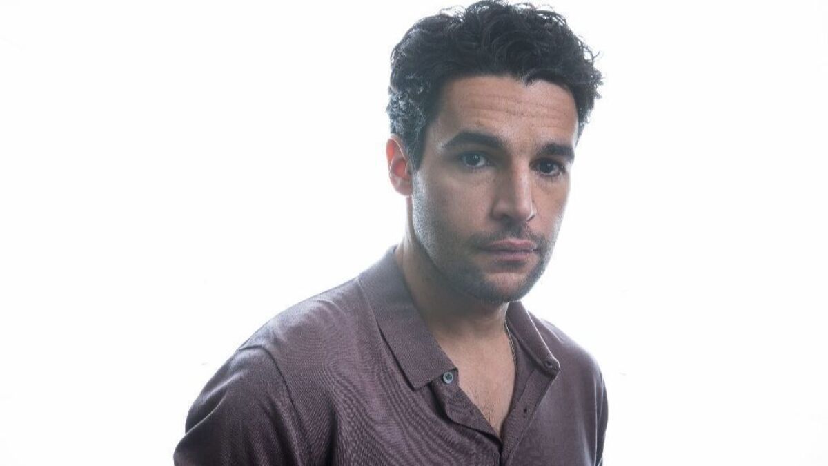 Christopher Abbott 