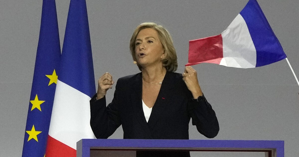 France : La candidate à la présidentielle anime son premier meeting