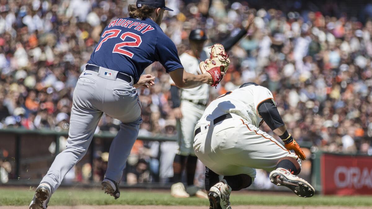 Joc Pederson's 11th-inning single lifts San Francisco Giants past Boston  Red Sox 4-3 - ABC News