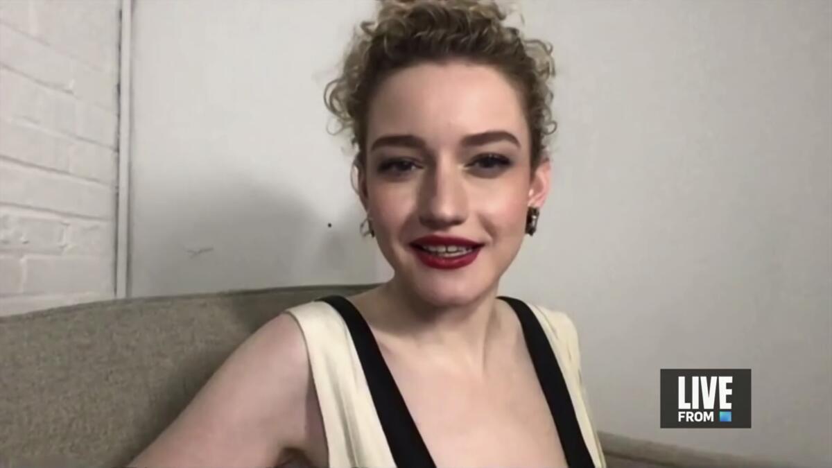 Julia Garner.