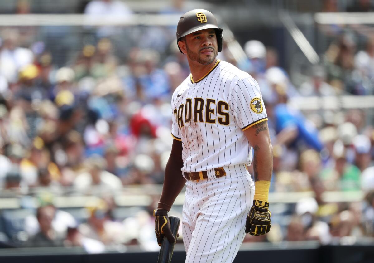 Padres' Tommy Pham cuts though verbal abuse from fans to right his