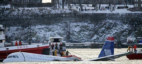 US Airways plane crashes in Hudson