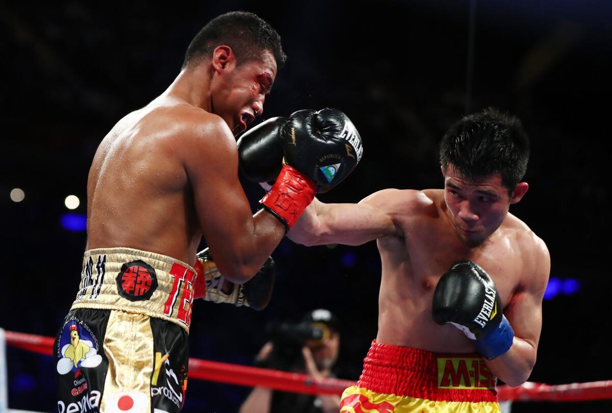 Srisaket Sor Rungvisai beat Roman "Chocolatito" Gonzalez for his WBC junior bantamweight title on March 18, 2017 in at Madison Square Garden, then stopped him again in September.
