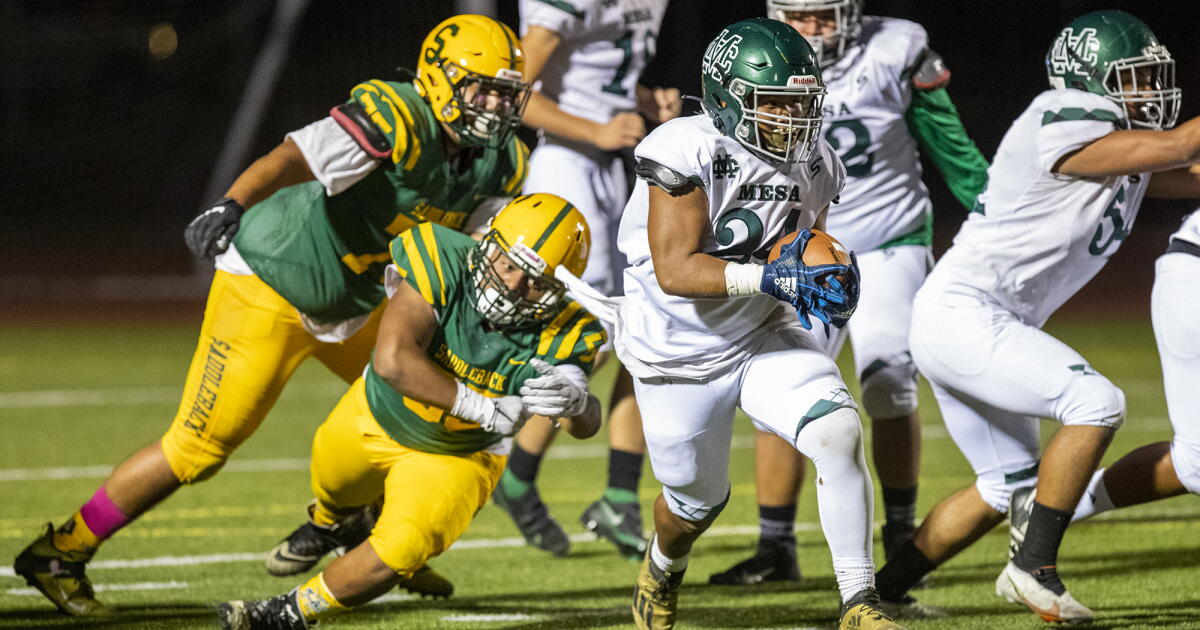 Costa Mesa football stays alive in playoff hunt with win over