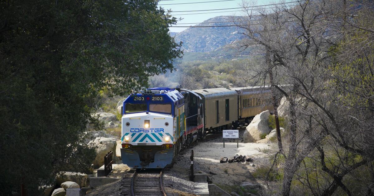 Coaster train fleet downsizing after transportation funding fizzles - The  San Diego Union-Tribune