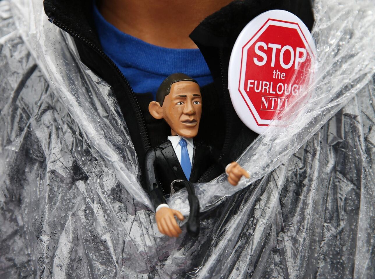 Tiny Obama shutdown protest