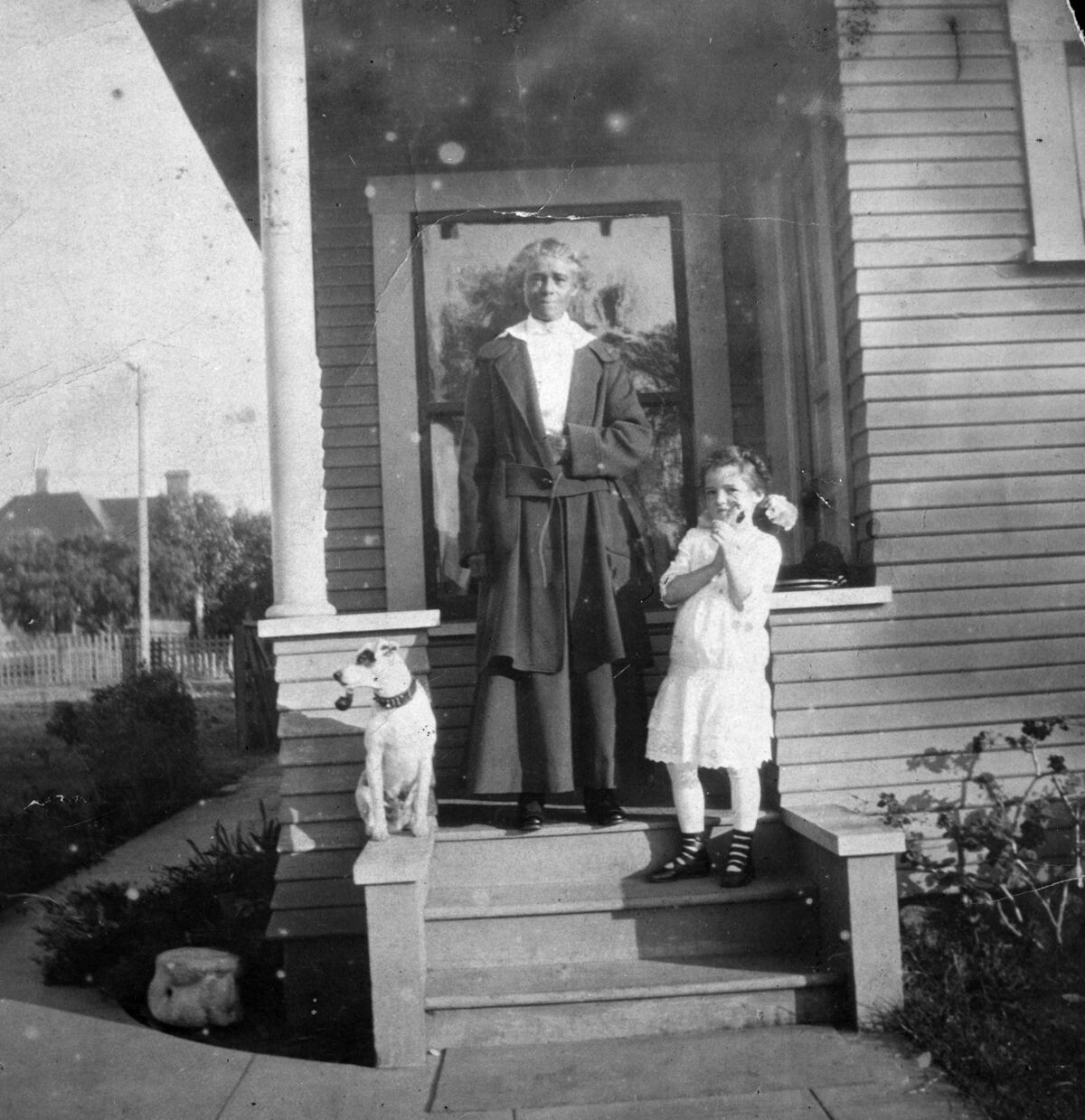 Cynthia and her grandmother, Annie Hudgins, in Coronado, 1926.