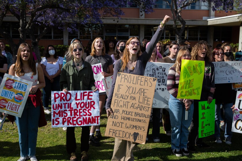 Students rally in support of abortion rights
