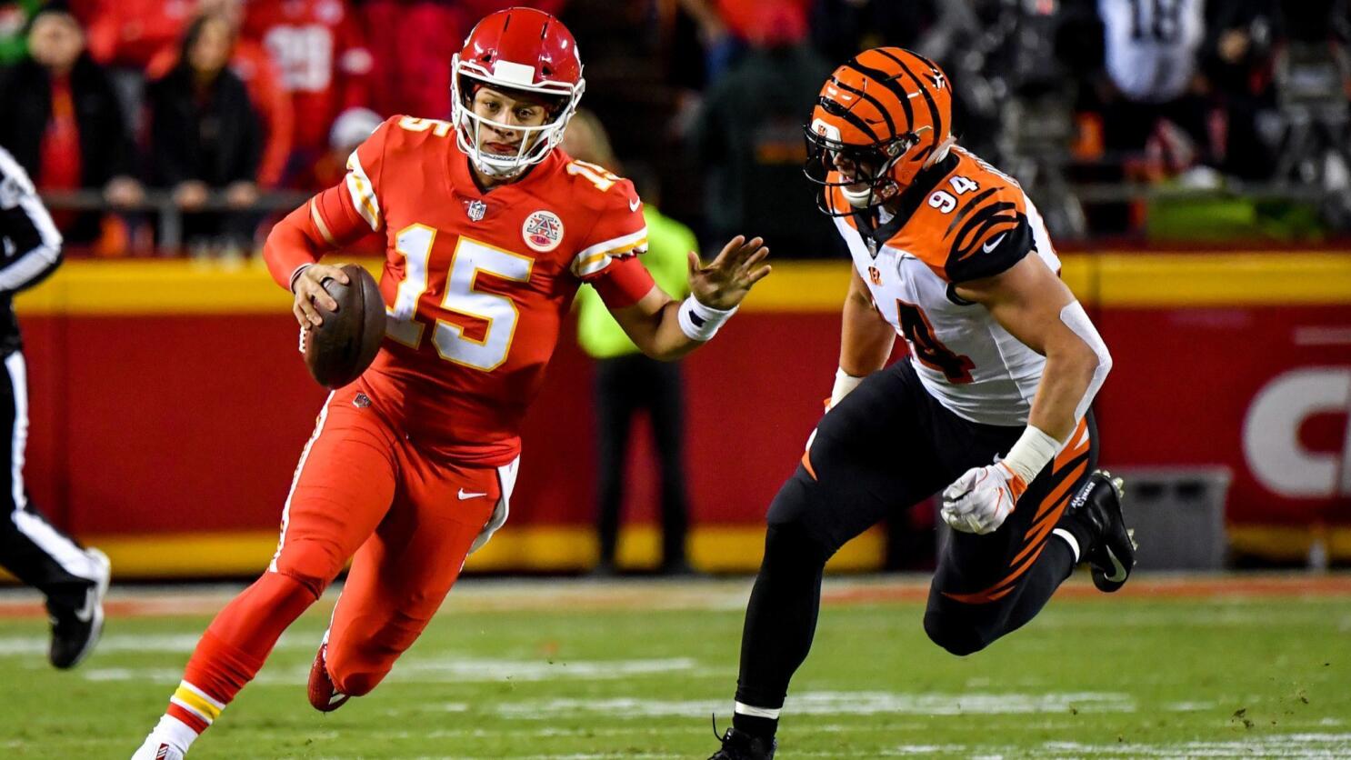 Chiefs roll past Colts to reach AFC title game