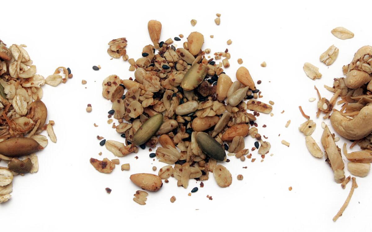 Almond-cashew granola