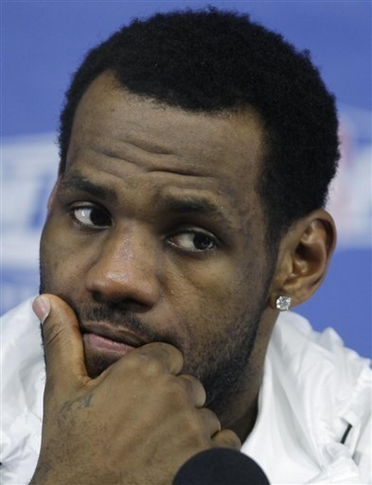 LeBron James could consider L.A. Clippers when he becomes a free agent,  report says 