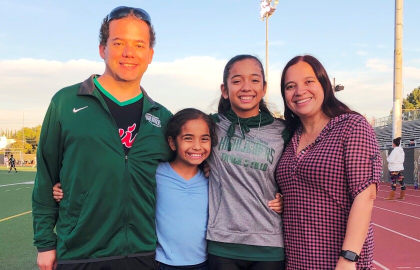 Hija de padres matemáticos mexicanos brilla en atletismo en ...